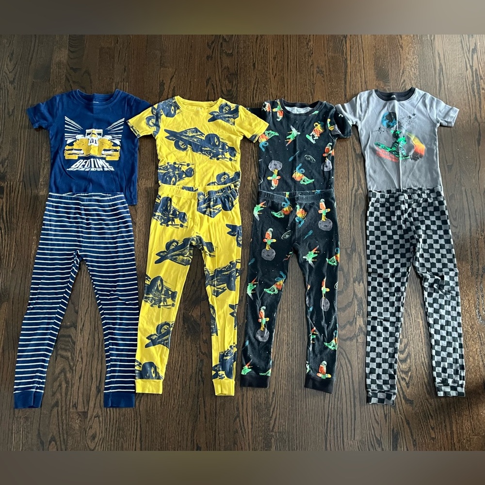 Carter's Boy’s short sleeve pajamas Lot of 4 sets Size 8